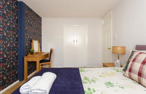 Blue Sparrow 4 bed House off road PARKING Pet friendly - Foto 29