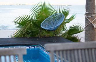 Villa Los Flamencos by Veaco- Beachfront & pool - Photo 31