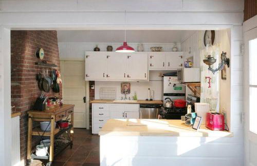 Enchanted Woodstock Cottage with hot tub - Foto 18