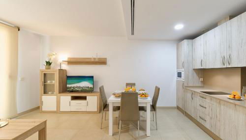 Elite Suite Málaga - Photo 3, stove