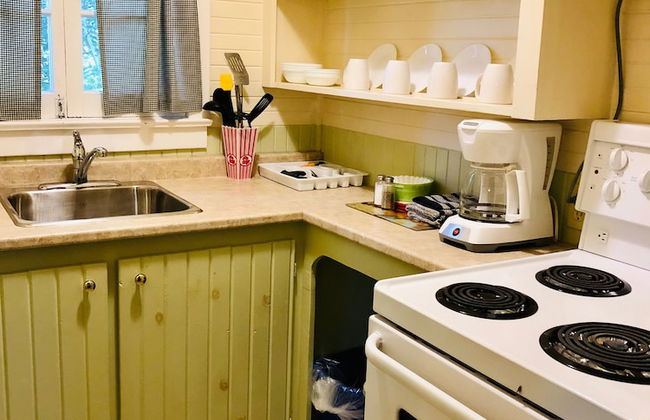 Green Gables Bungalow Court - Photo 44