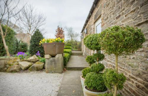 Cruck Barn Cottage - Photo 9