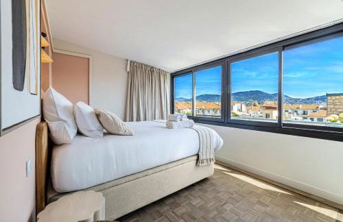 Luxurious penthouse, 2 bedroom suites, 3 spacious terraces, gorgeous views of mountains and sea, - Foto 8