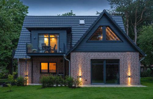 Traumhafte Ferienwohnung am Park, großer Balkon, voll ausgestattete Küche, Schreibtisch, WiFi, Smart TV, Carport, Wallbox, Fahrräder - Foto 45