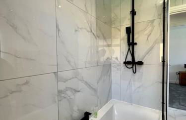 Modern Bungalow - Holiday or Contractors - Driveway Parking - Photo 26