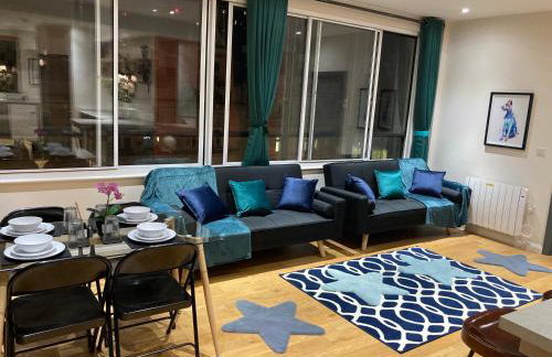 Central Sheffield 3BED 3BATH IV Pent-Apartment - Photo 3