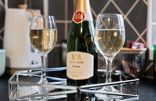 Churchill Apartment- 4 Beds- Free Parking- Near NEC BHX & HS2 - Foto 42