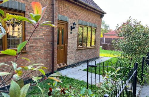 2-Bed House - Sleeps 6 - Garden Parking Wifi - Foto 15