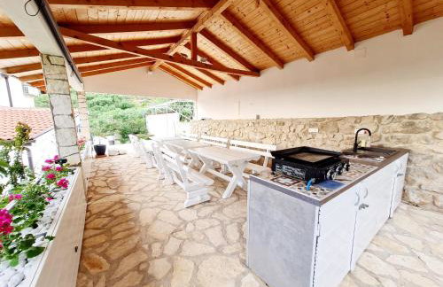 Vila Maslina Apartments mit Pool und Garten nahe am Strand - Foto 12