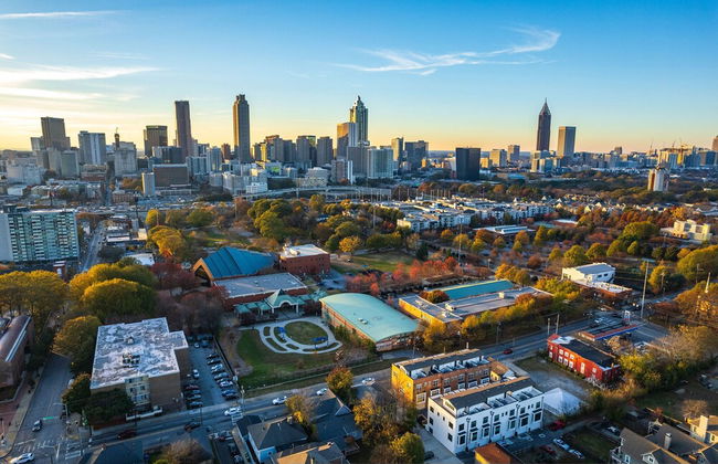 Stylish Midtown Home w Rooftop Views by Silverx - Foto 38
