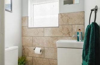 A stunning 3 bed Apartment - Photo 14