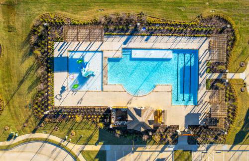 Luxurious 4-Bed Home with Pool Table & Nearby Pool - Foto 46