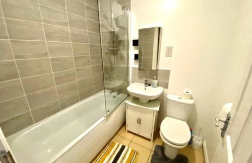 4 Bed House with Driveway Parking for 2 Cars - Rugby - Sleeps 10! Perfect for groups! - Foto 46