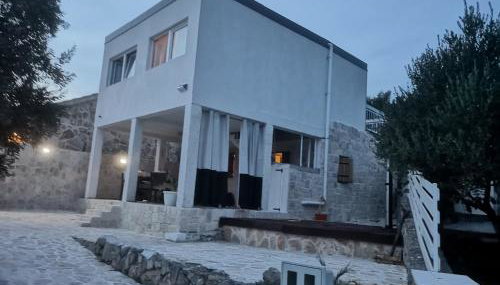 Bijela kuča - Foto 3