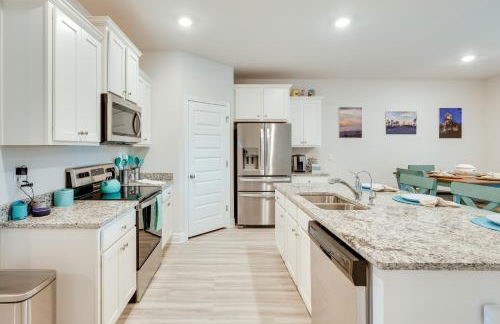 Walk to Beach and Pool Windmark Beach Home! - Foto 5