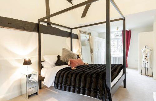 Dorney Windsor Legoland 5 Star Stay for upto 14 guests - Photo 48