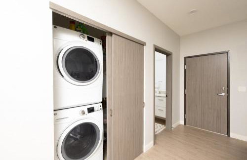 Walker's Point Apt with Gym and Balcony - Foto 10