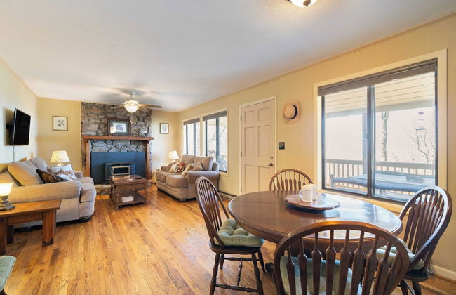 Deck w/ Forest Views, Ping Pong Blue Ridge Mtn Escape Ash Vale by Avantstay - Foto 6