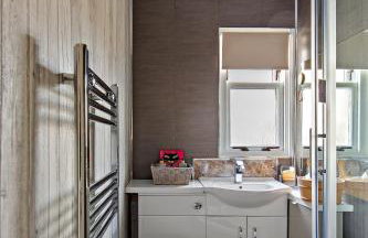 Cosy 2-BDR Apartment & 15 minutes to Edinburgh by train & Free Parking - Foto 11