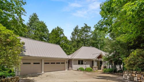 Falling Waters at Rumbling Bald - Foto 1