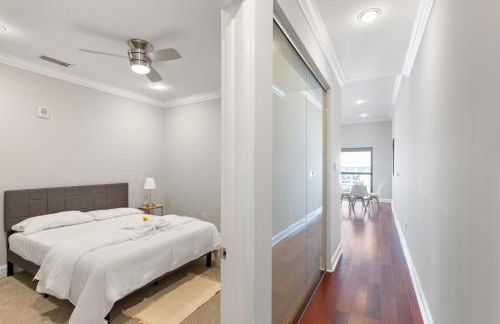 Lavish 1BR with Pool & Gym Access - Foto 13