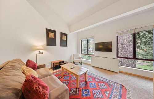 Palisades Tahoe Lodge Rentals Studio Loft #345 - Foto 2