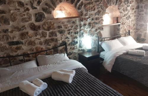 Andromahi Stone House - Photo 26