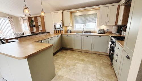 2 Lakeside, Luxury lodge with private garden & parking - Foto 1