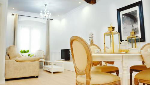 LUX CITYHALL + PARKING - Foto 2