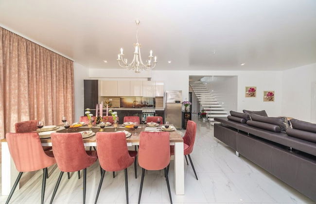 Beachfront Villa Baronessa with Pool - Photo 14