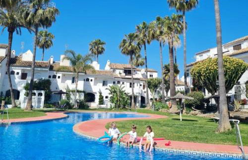 Modern House with large pool! - Photo 2