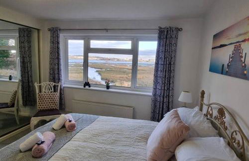 Waterfront - Holes Bay, Poole, Dorset - Photo 3