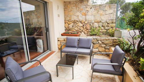 Au cœur du port de Saint-Mandrier, piscine, tennis, charme et confort - Photo 2