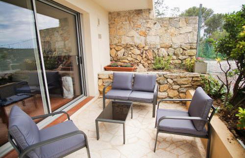 Au cœur du port de Saint-Mandrier, piscine, tennis, charme et confort - Photo 2