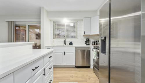 Beautiful Overland Park 3 King Bed Modern Getaway - Foto 2