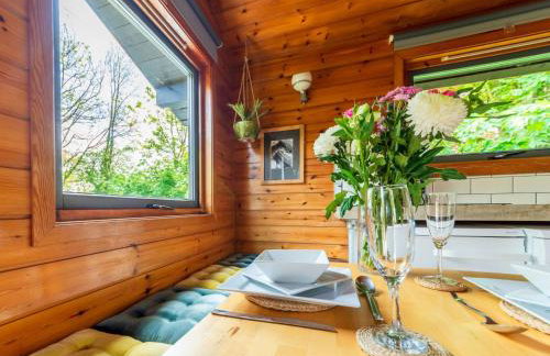 Chalet Lodge 3 Hot Tub by Interhome - Foto 26