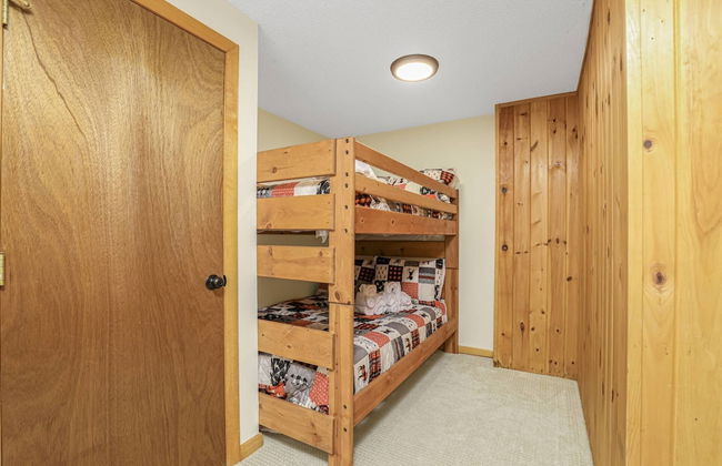 Valley Escape - Photo 31