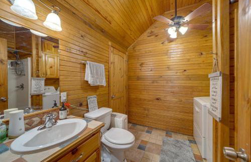 Lake Eufaula Cabin with Hot Tub and Large Deck - Foto 30