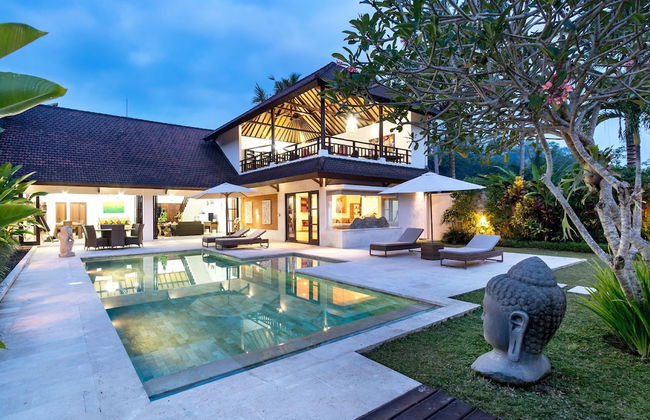 Villa Candi Kecil Empat by Villa Finder - Foto 22