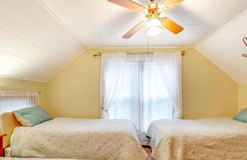 Charming Long Lake Home with Dock on 2 Acres! - Foto 22