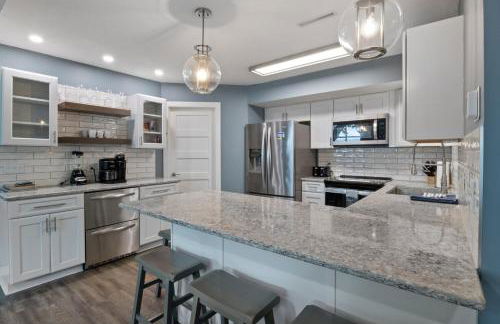 Our Cove Retreat - Perfect for Wave-Free Swimming, Tanning & Prime Location Fun! - Foto 18