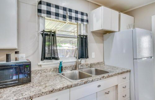 Walk to St Mary-Corwin Home Base in Pueblo - Foto 8