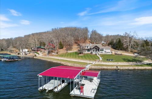 LOTO Pointe, Updated Luxury Home w/ Boat & PWC Slip, Boat Ramp, Firepits, Pool Table & More! - Foto 40