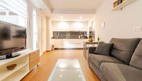 Acogedor apartamento en el centro con muchas comodidades - Photo 3