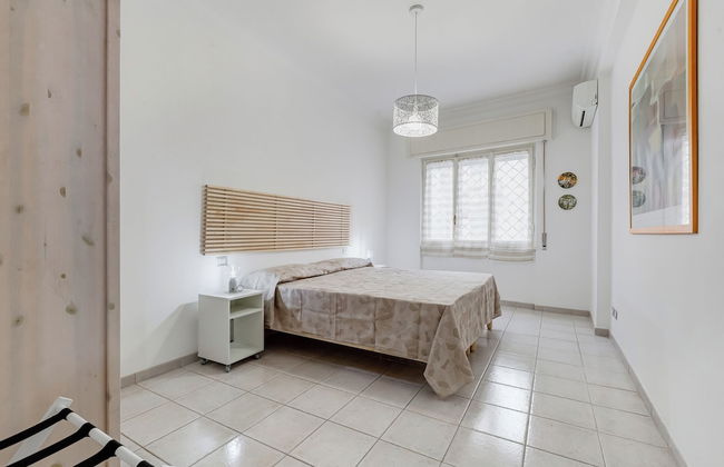 Cozy 2-Bedroom Flat with Balcony - Foto 14