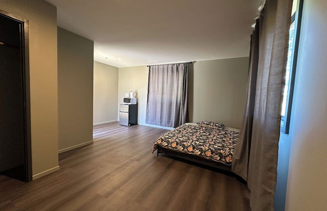 Morning Calm Lodge Limited - Photo 8