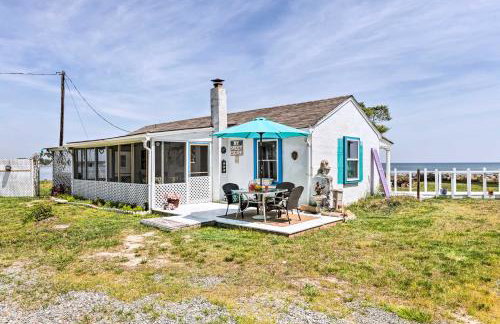 Oceanfront White Stone Cottage w/ Private Beach! - Photo 29