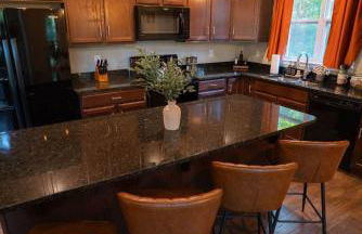 Modern 2 BD cabin with hot tub & Games & Central Loc - Foto 28