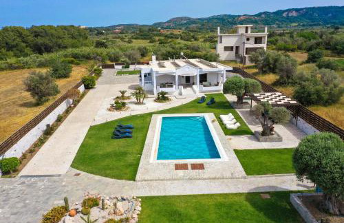 Marble Pool Villa - Photo 26