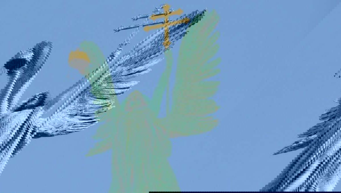 Arcángel de la Plaza de los Héroes